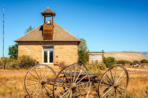 Converted Historic Schoolhouse with Hot Tub and Views!